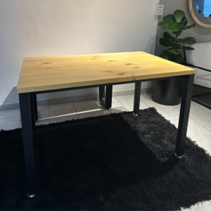 Mesa de comedor minimal 120*80cm pino estructura negra