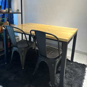 Mesa de comedor minimal 120*80cm pino estructura negra